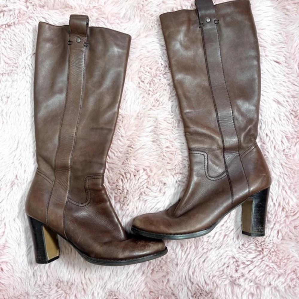 Elegant Brown Heeled Boots